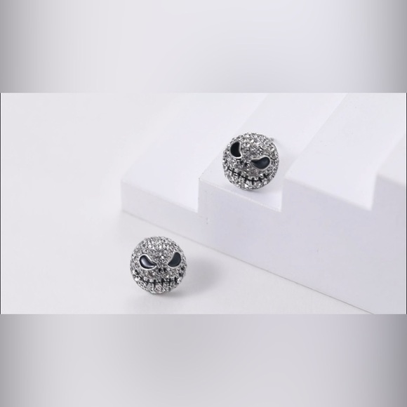 Jack Skellington Nightmare Before Christmas Crystals Stud Earrings Silver- NWT - Picture 3 of 6